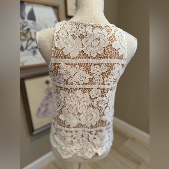 5 for $30 EXPRESS Elegant Floral Lace Sleeveless Top - Picture 5 of 7